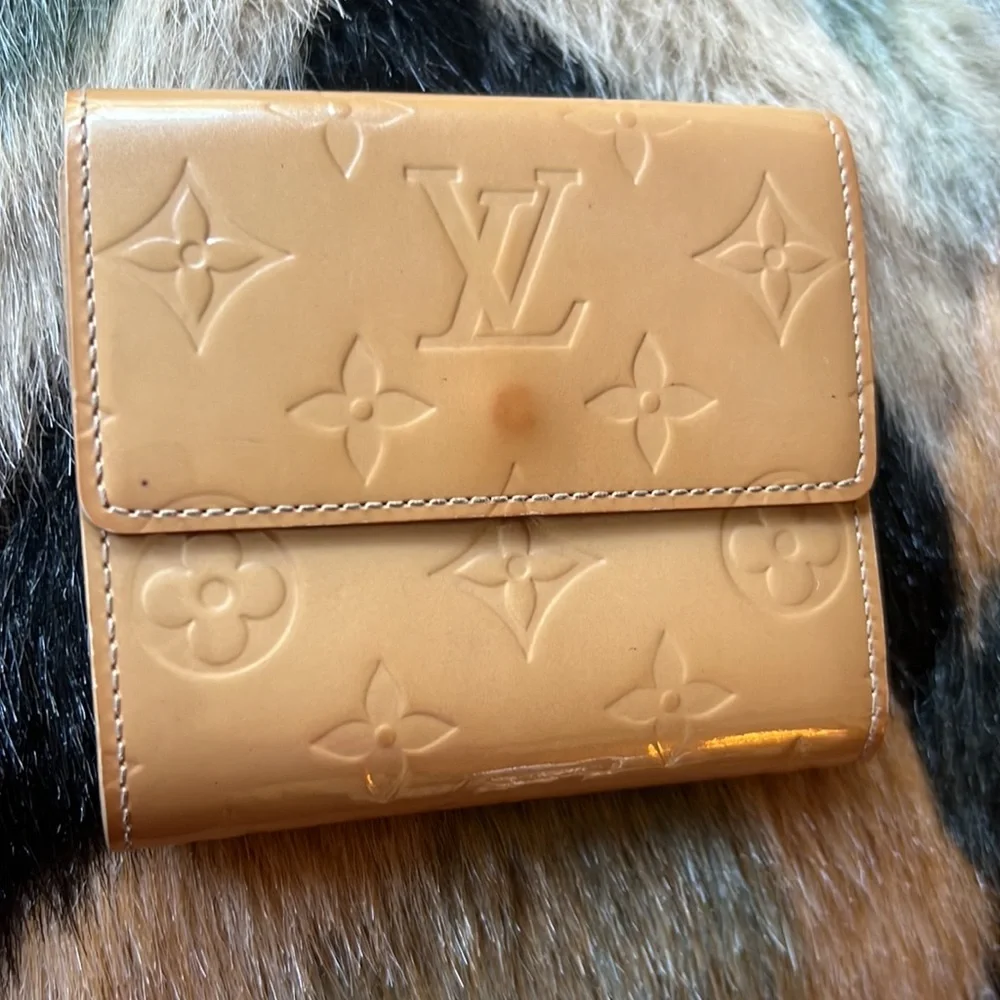 AUTHENTIC Louis Vuitton monogram Vernis champagne trifold elise wallet - Picture 4 of 11